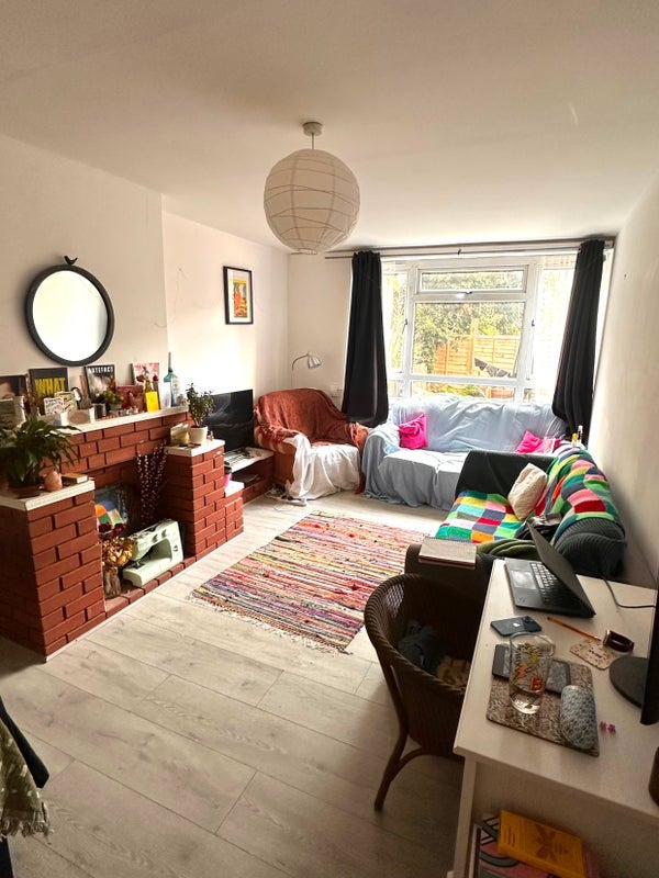 Room Robsart Street in Greater London