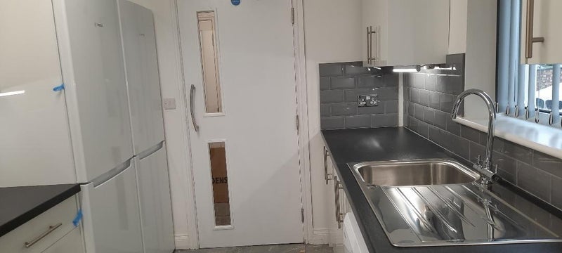Room St. George's Crescent in Slough