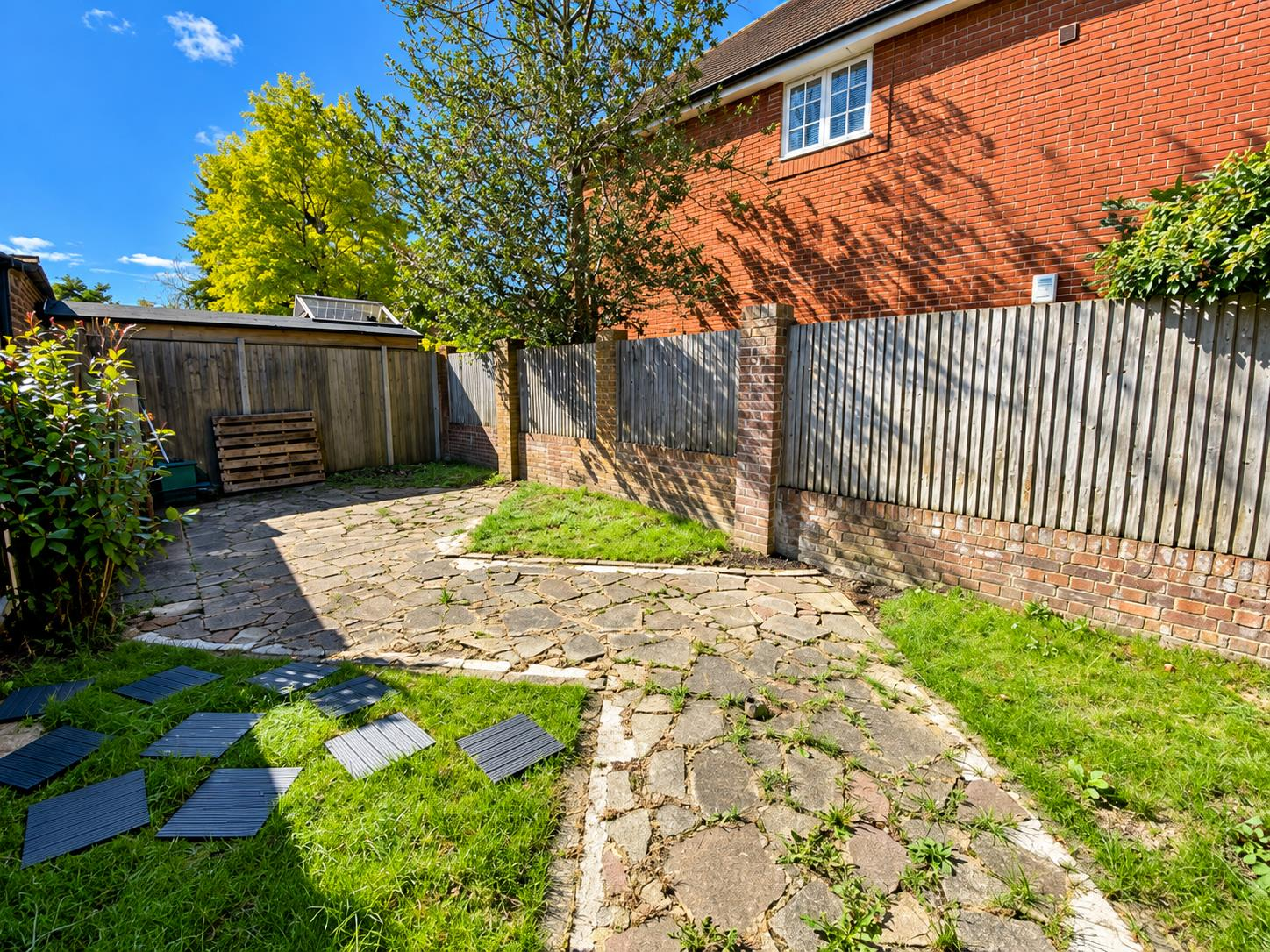 Flat Hereford Close in Epsom and Ewell