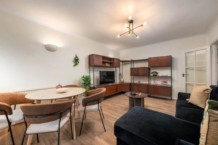 Flat Fairfax Road in Greater London