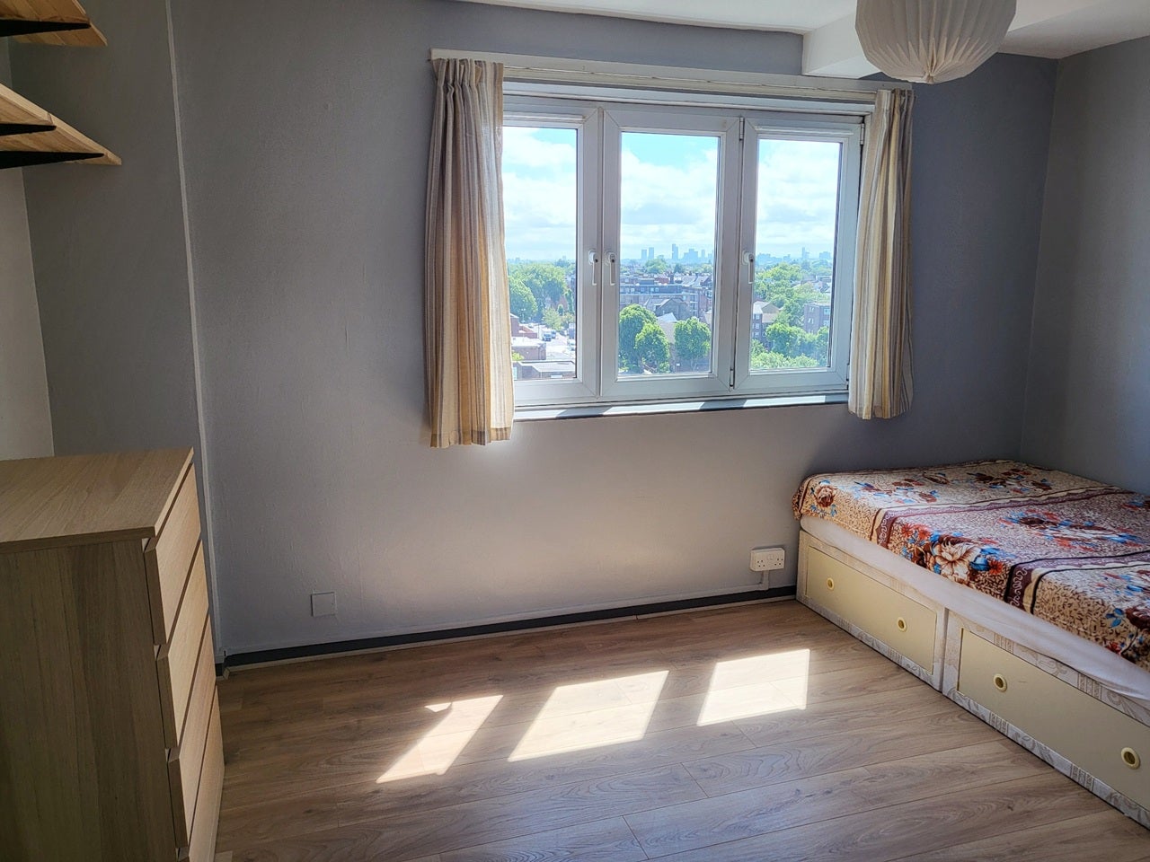Flat Amhurst Park in Greater London
