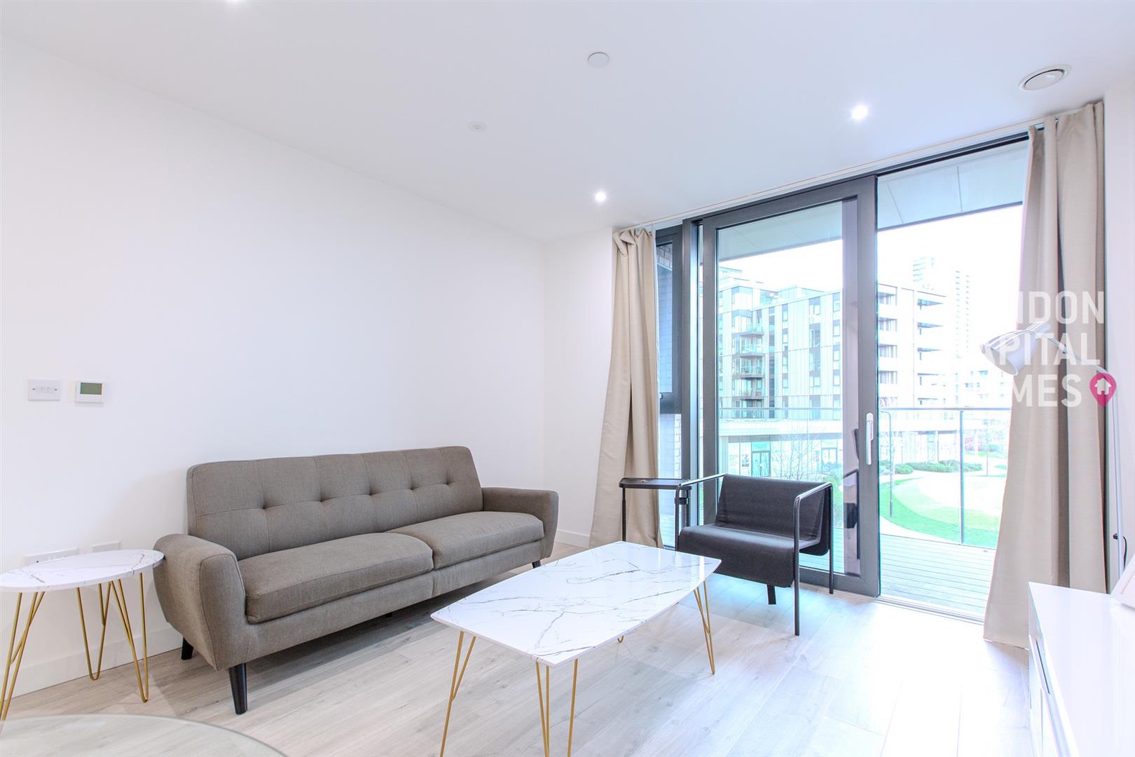 Flat Coster Avenue in Greater London