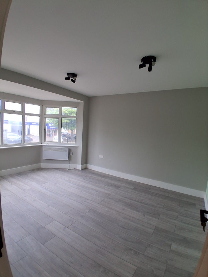 Flat Northolt Road in Greater London