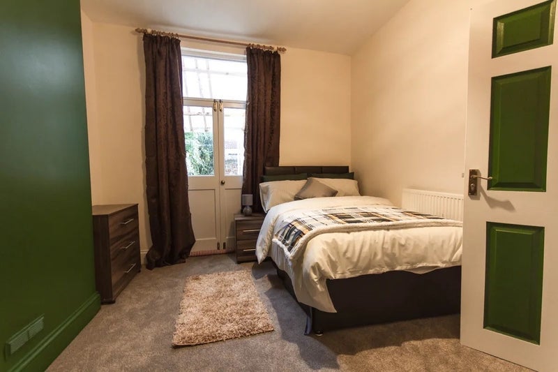 Room Long Cross in Bristol