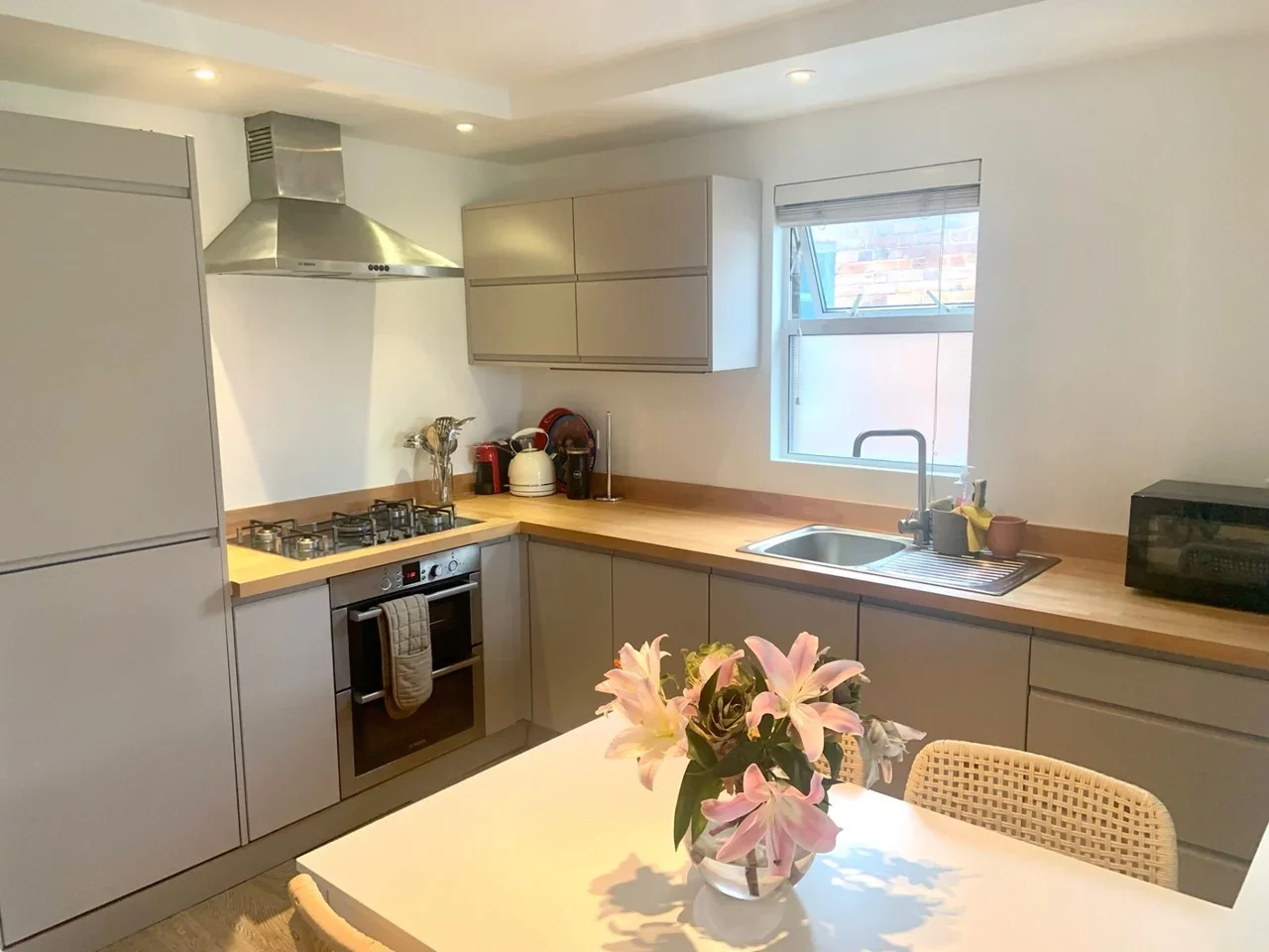 Flat Roundwood Road in Greater London