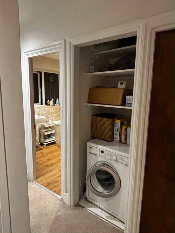 Flat Caxton Road in Greater London
