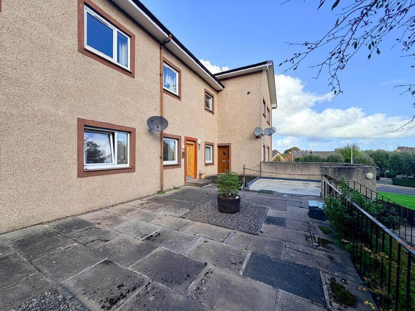 Flat Crieff Road in Perth