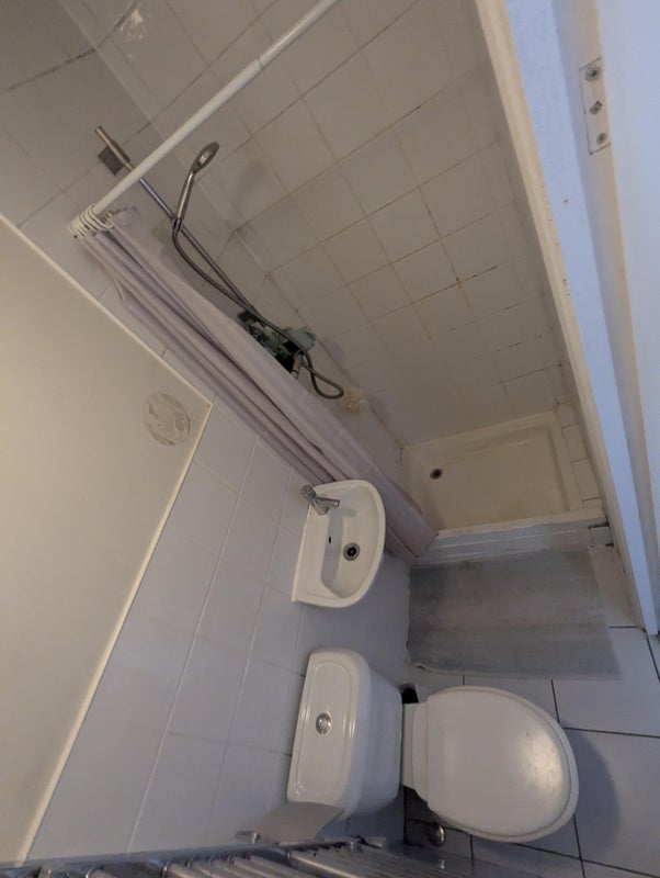 Room Portland Grove in Greater London