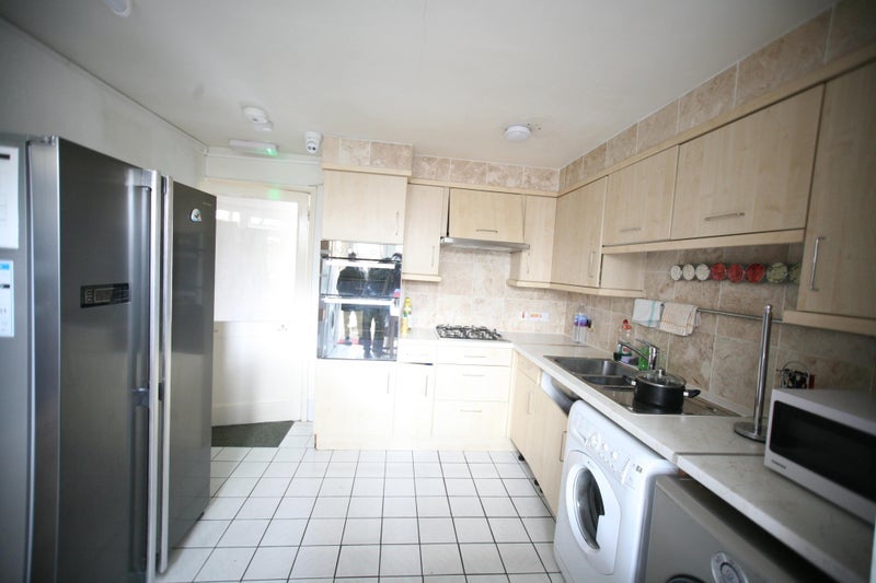 Room Portgate Close in City of Westminster