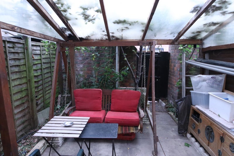 Room Portgate Close in City of Westminster