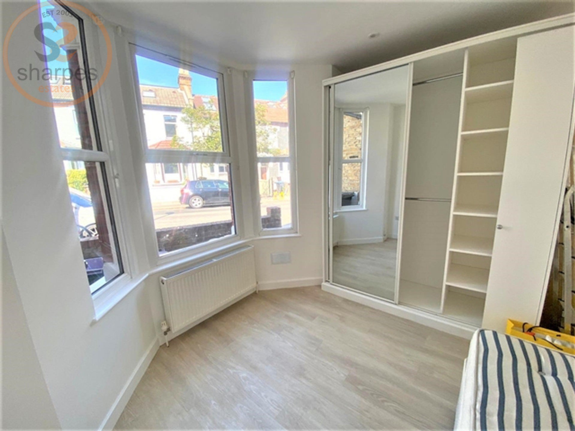 Flat Caxton Road in Greater London