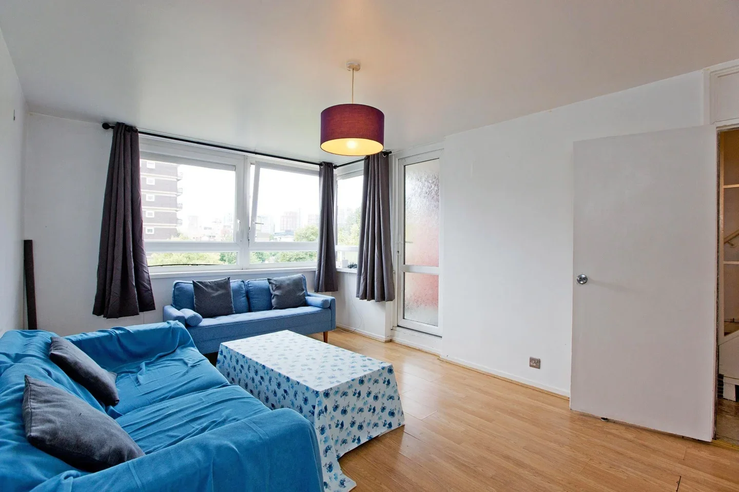 Flat Hanbury Street in Greater London