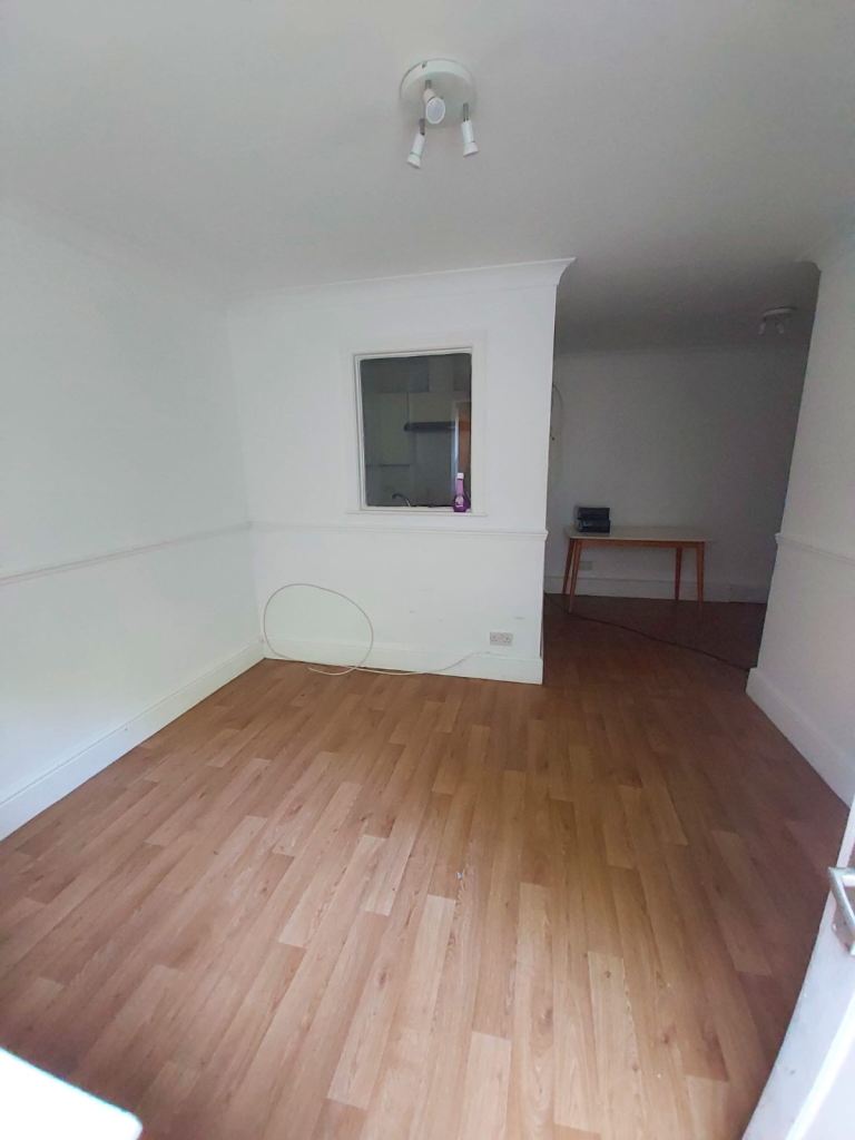 Flat Upton Park in Slough