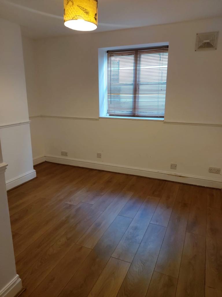 Flat Upton Park in Slough