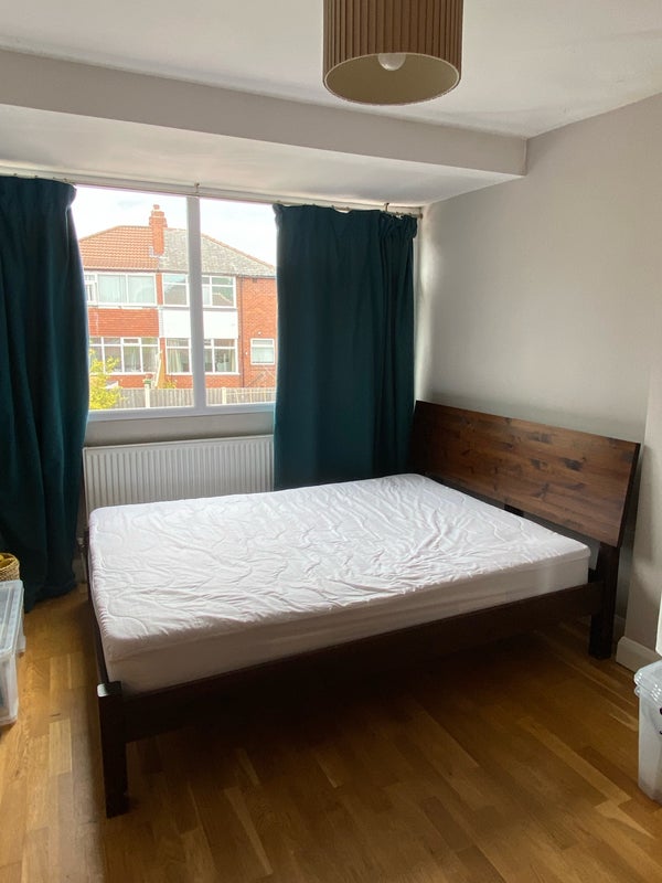 Room Henconner Crescent in Leeds