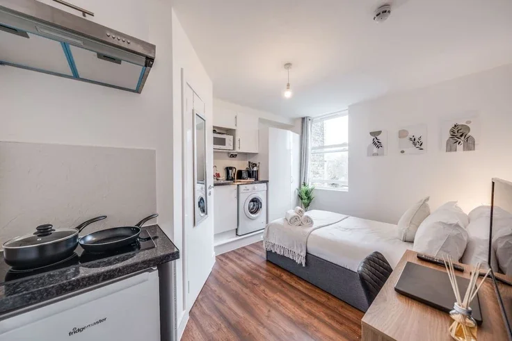 Flat Denmark Hill in Greater London