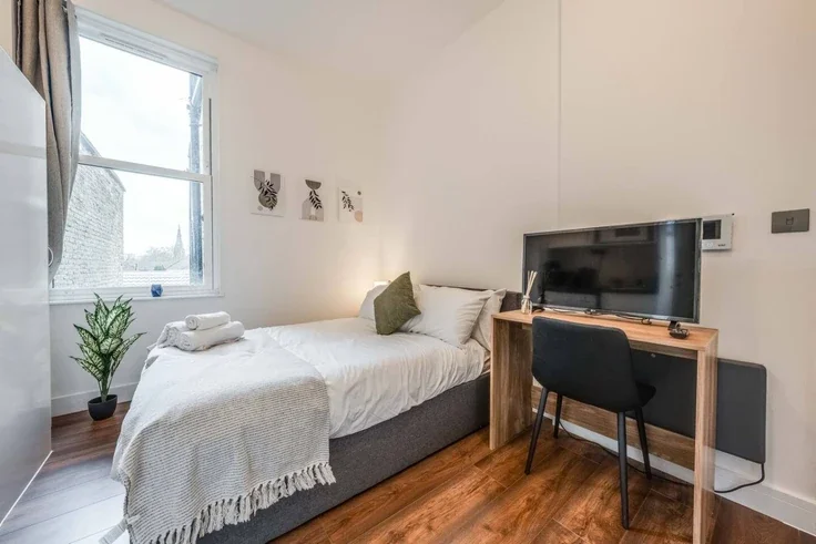 Flat Denmark Hill in Greater London