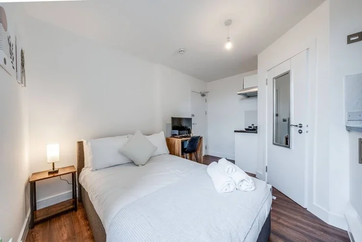Flat Denmark Hill in Greater London