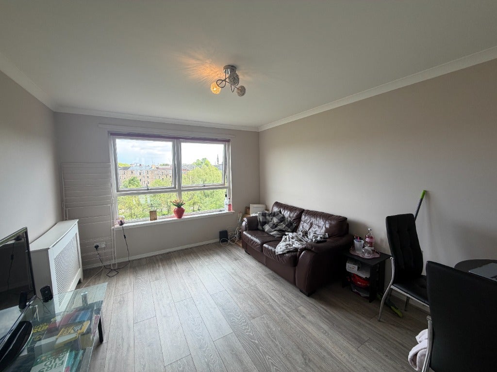 Flat Gibson Street in Glasgow