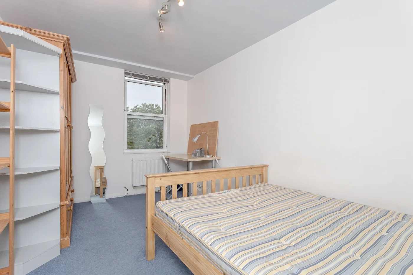 Flat Shrewsbury Road in City of Westminster