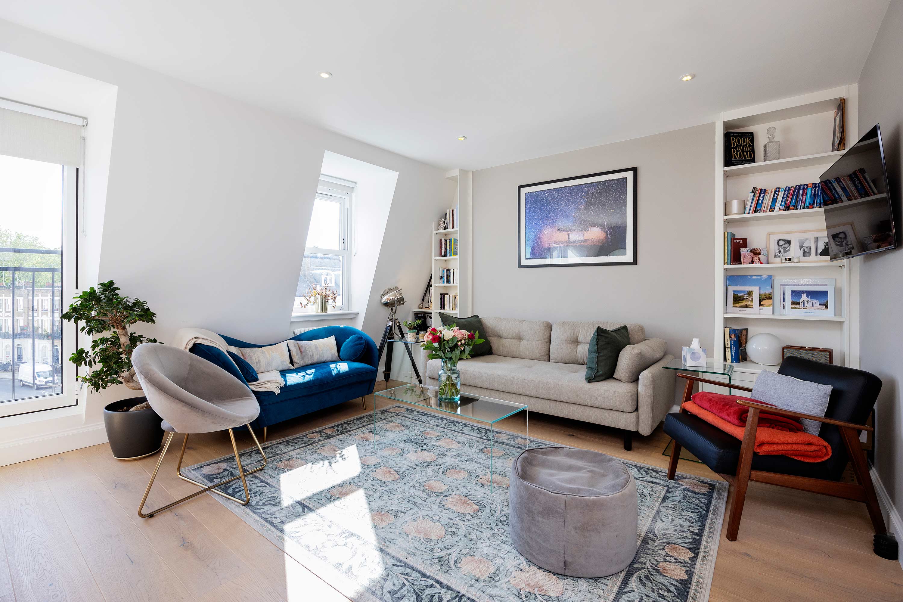 Flat Sinclair Road in Greater London