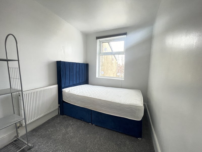 Room Liverpool Road in Salford