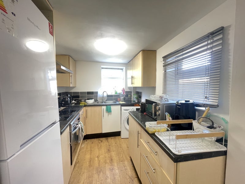 Room Liverpool Road in Salford