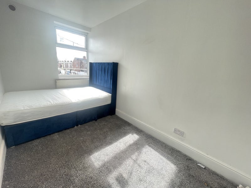 Room Liverpool Road in Salford