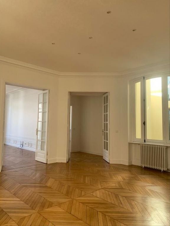 Appartement Rue Jean-Goujon à Paris