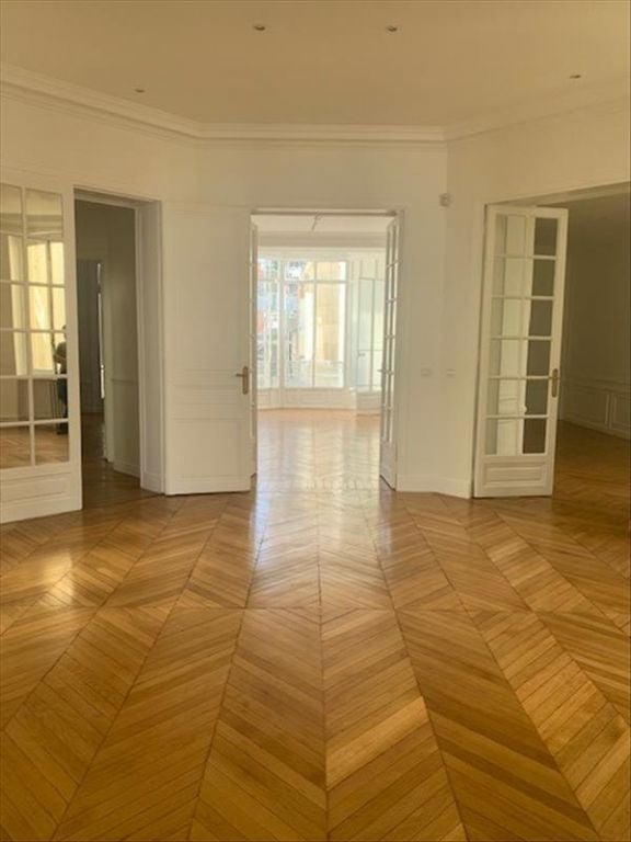 Appartement Rue Jean-Goujon à Paris