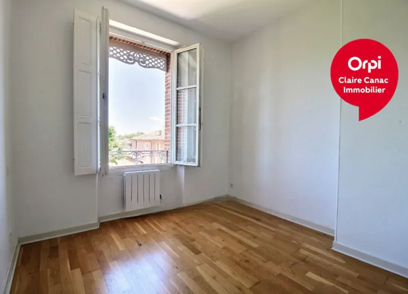 Flat Rue de la Loubatière in Saint-Sulpice-la-Pointe