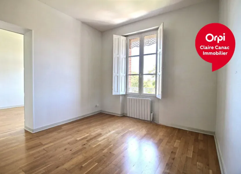 Flat Rue de la Loubatière in Saint-Sulpice-la-Pointe