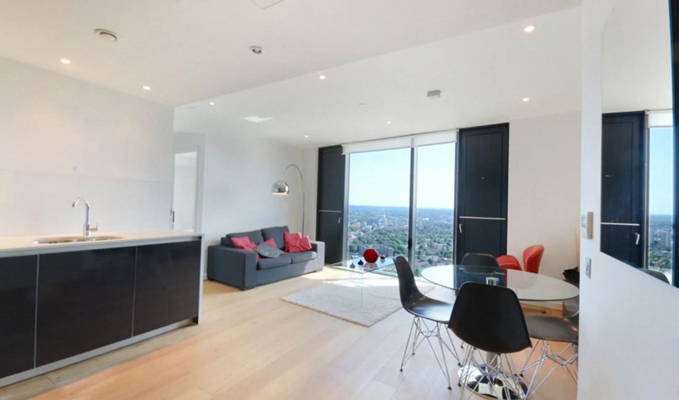 Flat Wollaston Close in Greater London