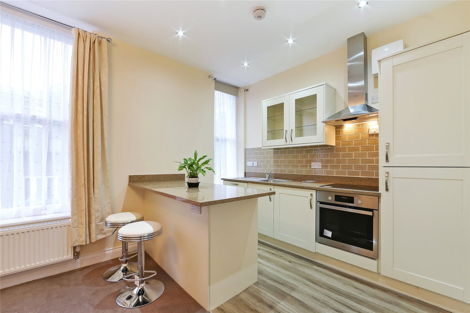 Flat Leigh Road in Greater London