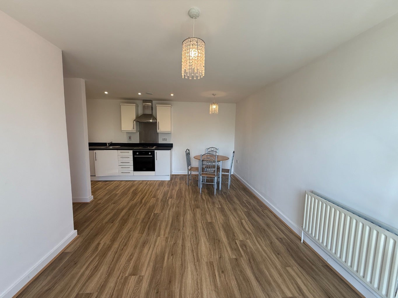 Flat High Road Woodford Green in Greater London
