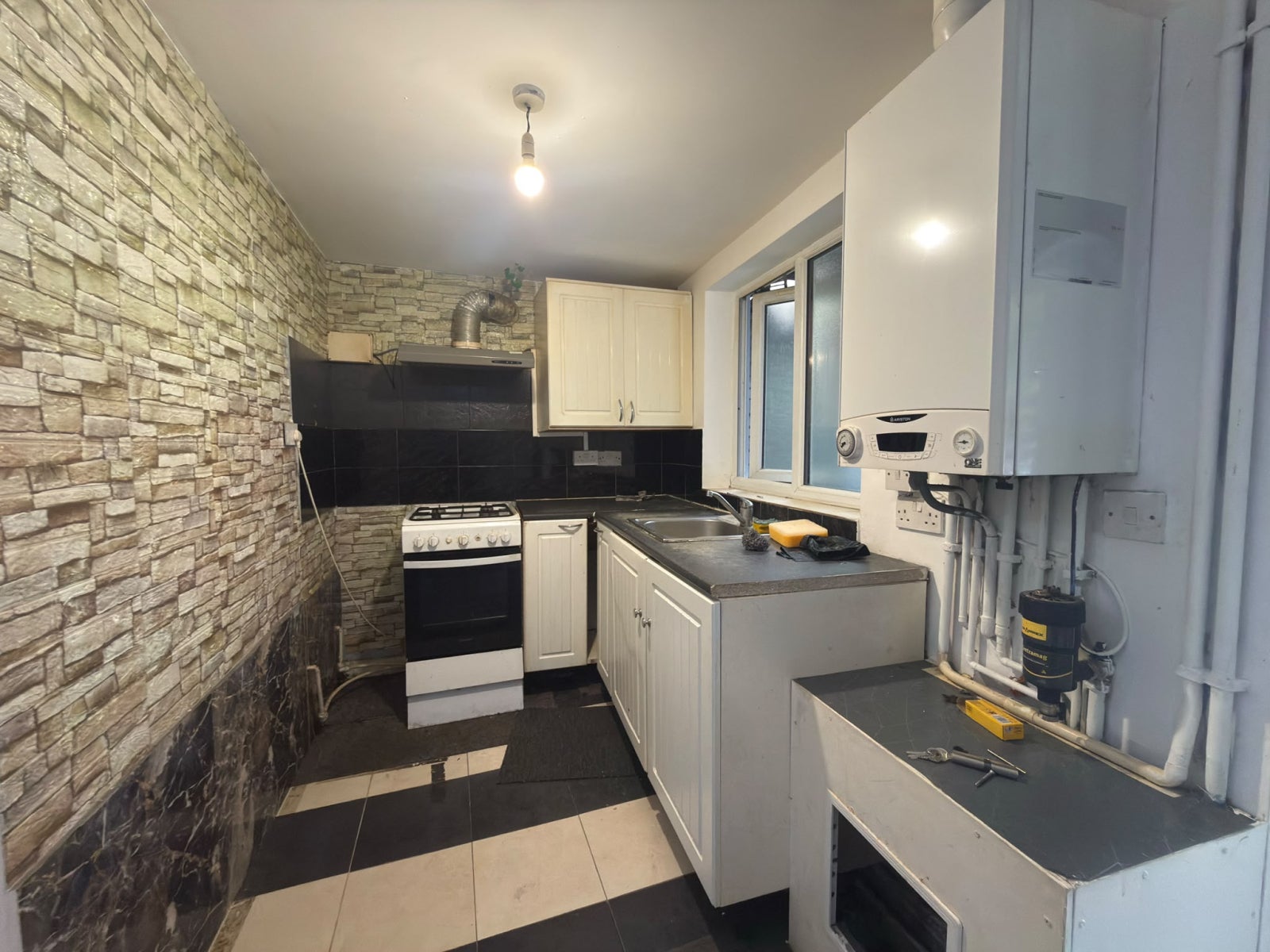 Room Mayesbrook Road in Greater London