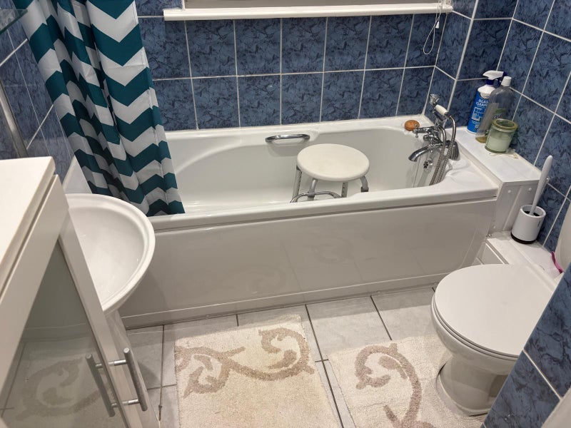 Room Glencairne Close in Greater London