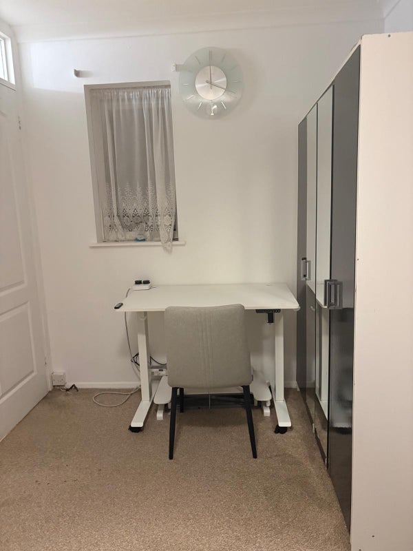 Room Glencairne Close in Greater London