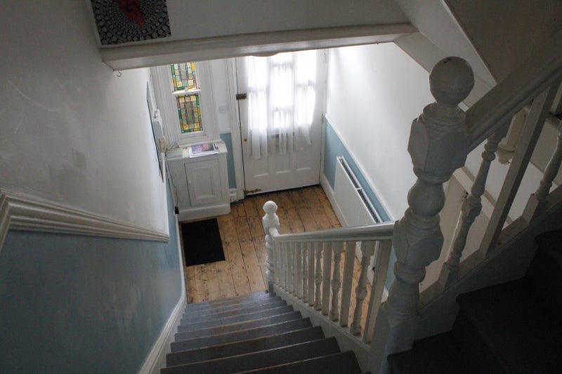Room Barrington Road in Liverpool