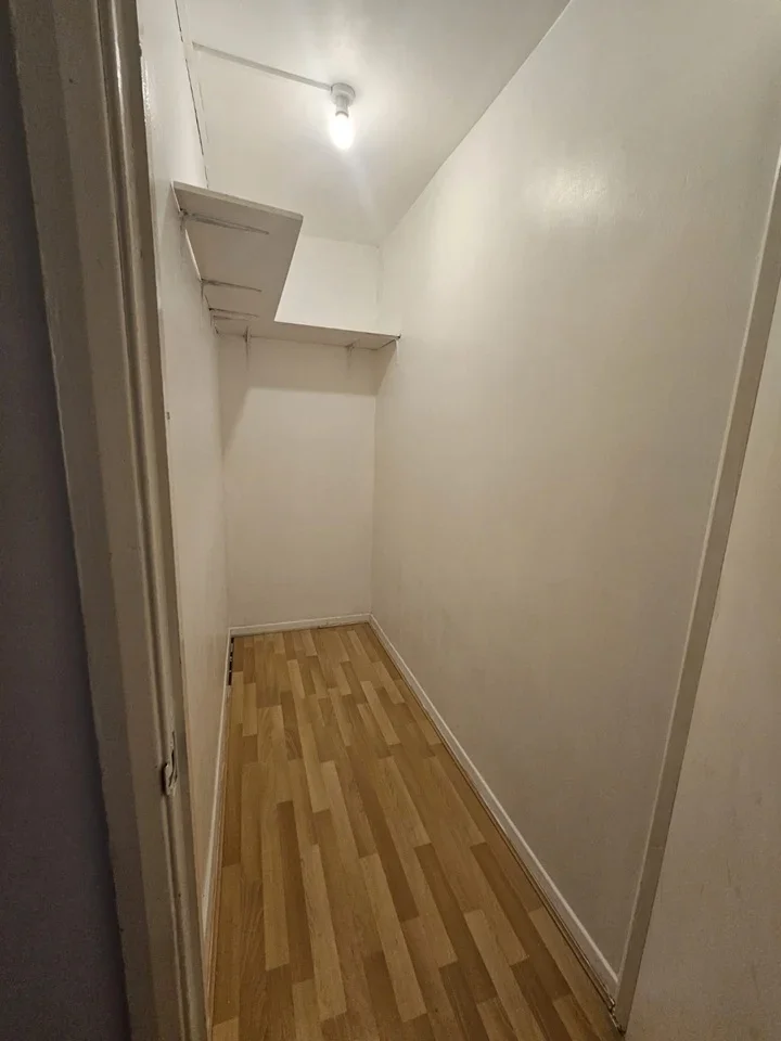Flat Sceptre Road in Greater London