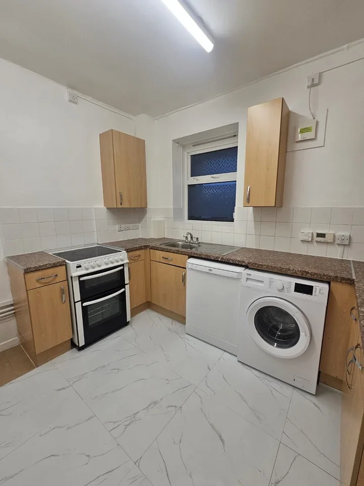 Flat Sceptre Road in Greater London