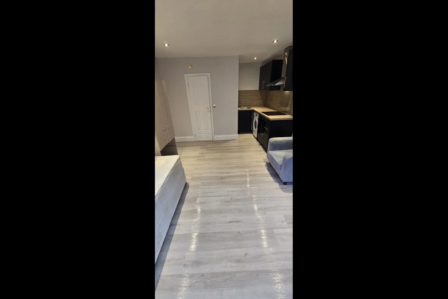 Flat Montagu Road in Greater London