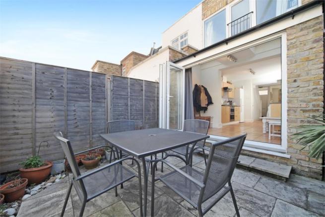 House Mendora Road in Greater London
