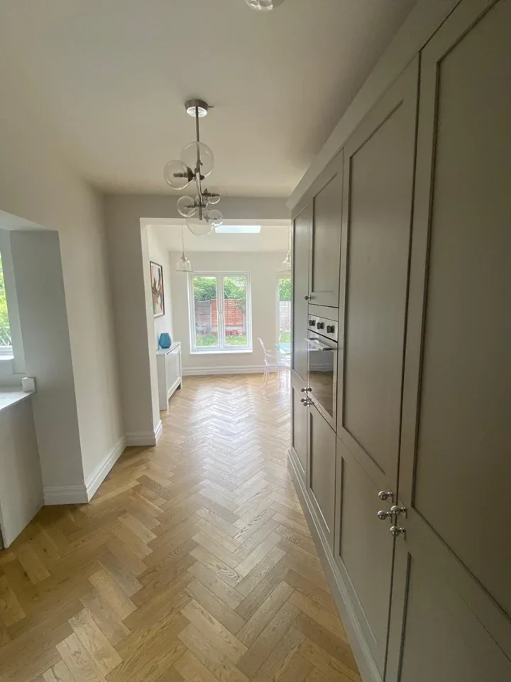 Room Norfolk Avenue in Greater London