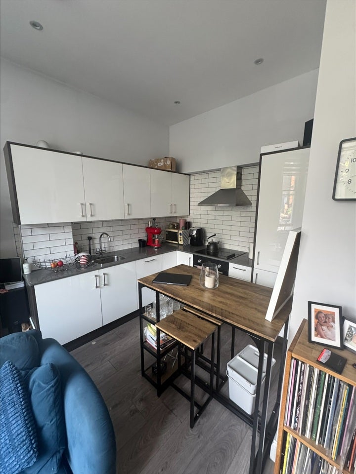 Flat Talbot Road in Greater London