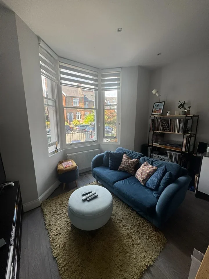Flat Talbot Road in Greater London