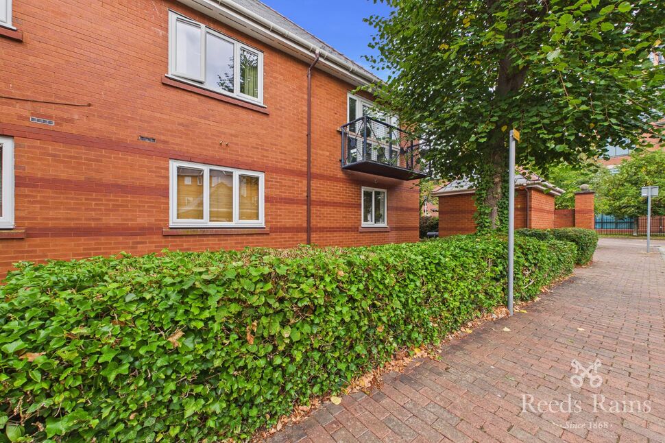 Flat St Lawrence Quay in Salford