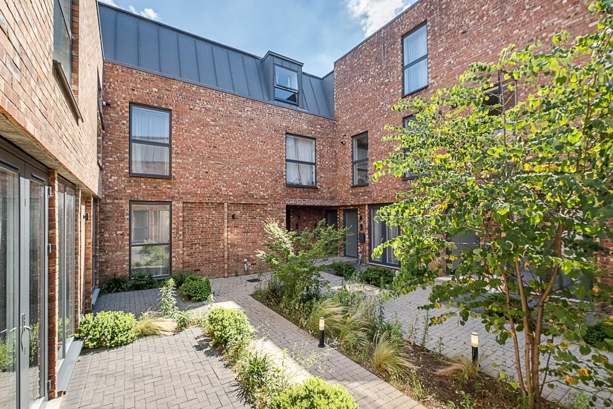 House Sprowston Mews in Greater London