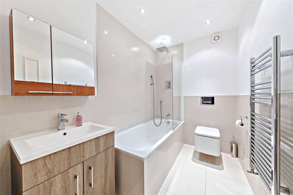 Flat Queen's Gate in Greater London
