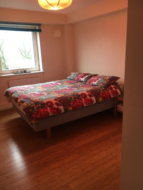 Room St Ann's Road in Greater London